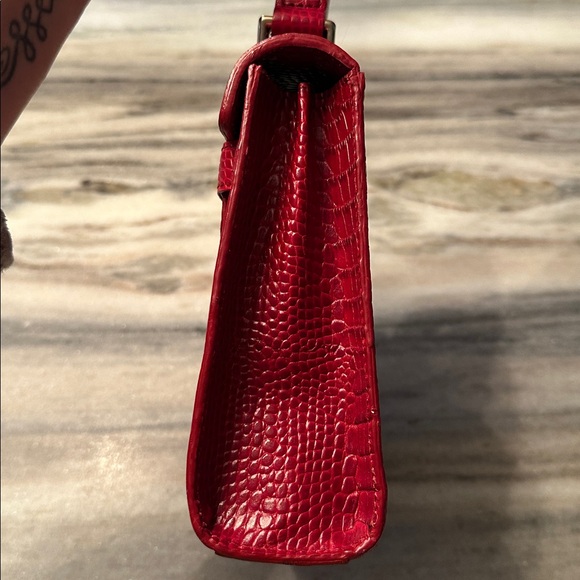 LORD AND TAYLOR MINI CROC EMBOSSED BAG - Picture 2 of 6